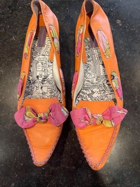 Emilio Pucci Orange Pointed Leather Flats with Pink Bow Accents